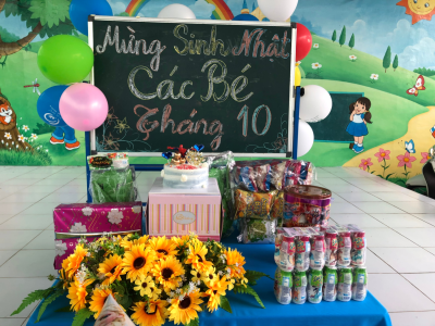 Trường mầm non Hoa Lan tổ chức sinh nhật cho các bé sinh trong tháng 10